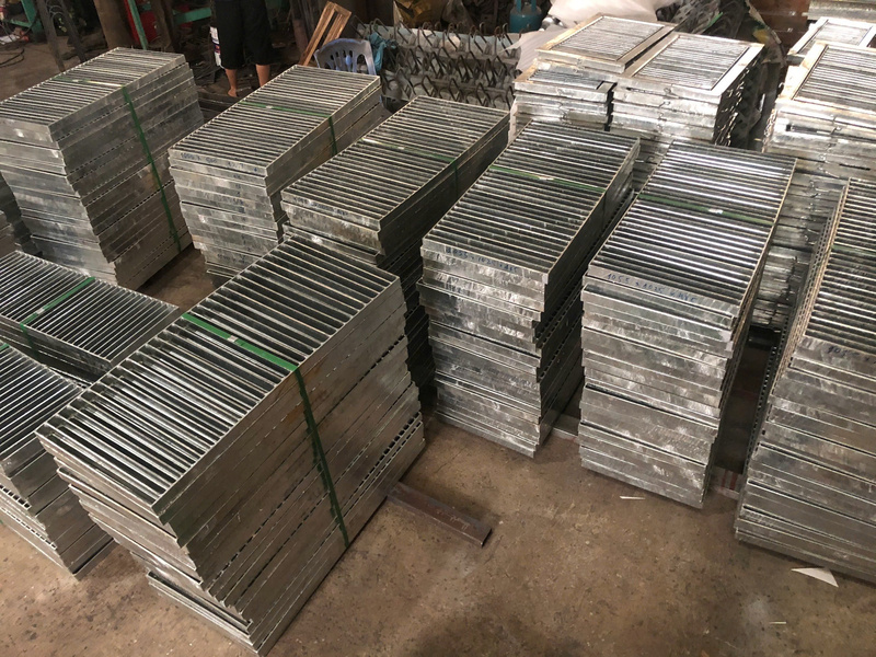 Nắp mương Grating rung và kêu