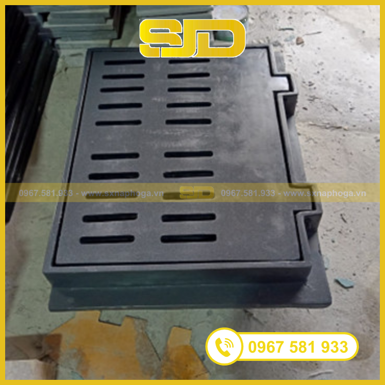 Vật Liệu Composite: Cuộc Cách Mạng "Xanh" Trong Sản Xuất Nắp Hố Ga Và Song Chắn Rác