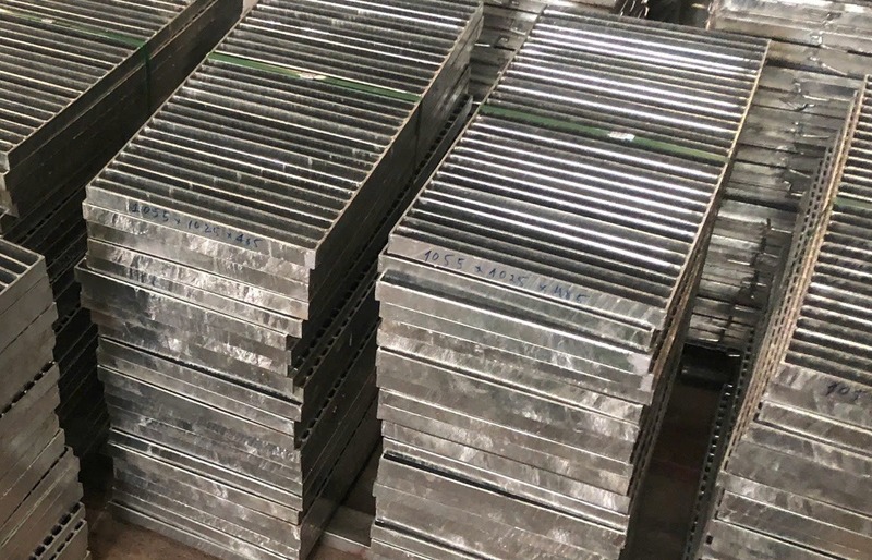 So sánh song chắn rác gang và composite loại nào bền và chịu tải tốt hơn?