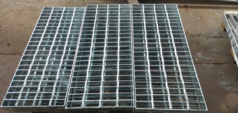 Nắp mương Grating rung và kêu