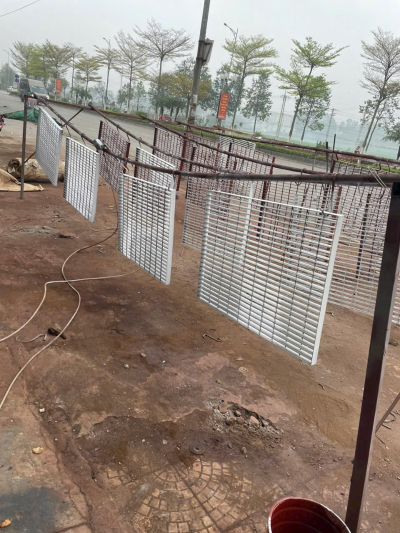 Nắp mương Grating cho nhà máy nên chọn tải trọng thế nào?