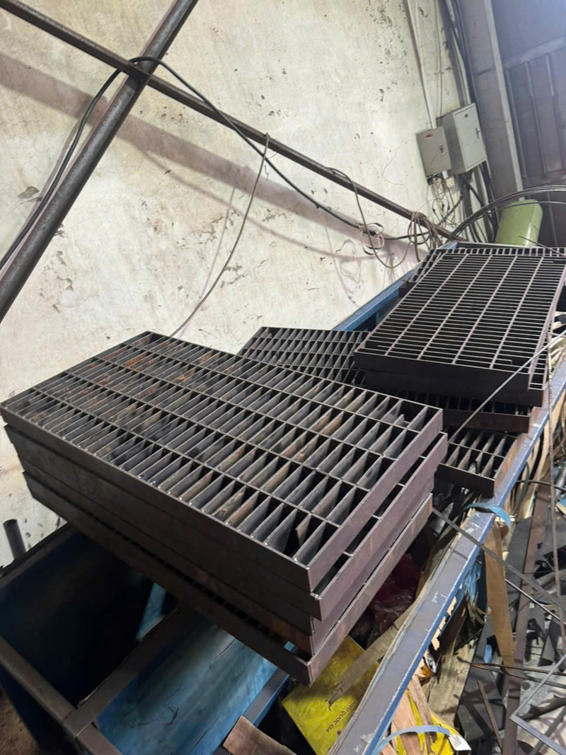 Nắp mương Grating có khung và không khung